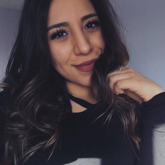 Meet your Posher, Alexandra - Picture 1 of 1